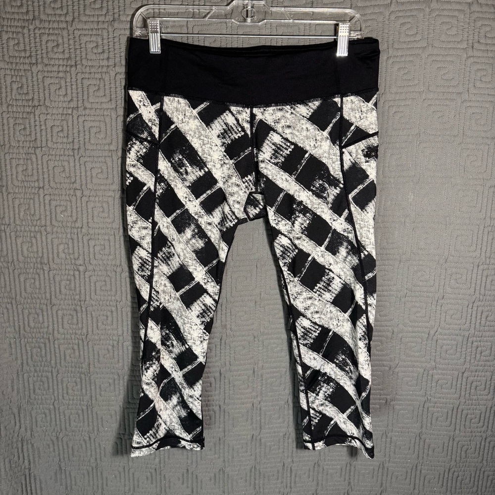 Nikibiki Active Wear Pants Women’s Size Large Black White Pull On
